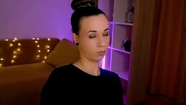 ItsAlisia online show from 8, 3, 2026