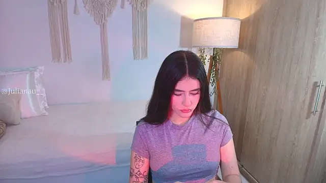 iriswest  online show from 19, 11, 2025