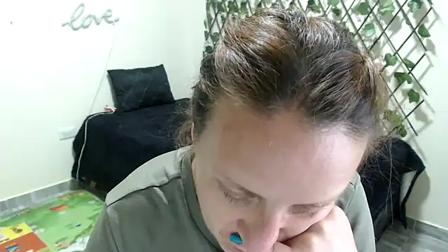 kittykalor09 online show from 25, 5, 2026