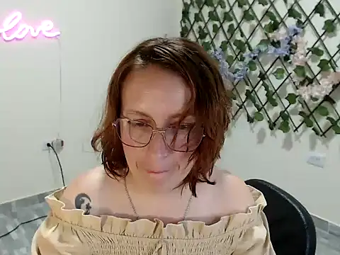 kittykalor09 online show from 18, 4, 2026