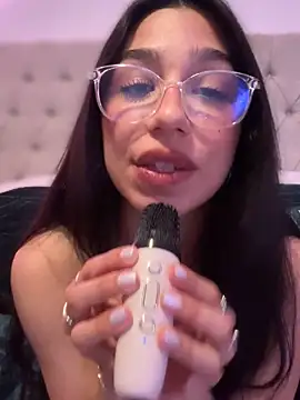 LoveLillyy online show from 28, 2, 2025