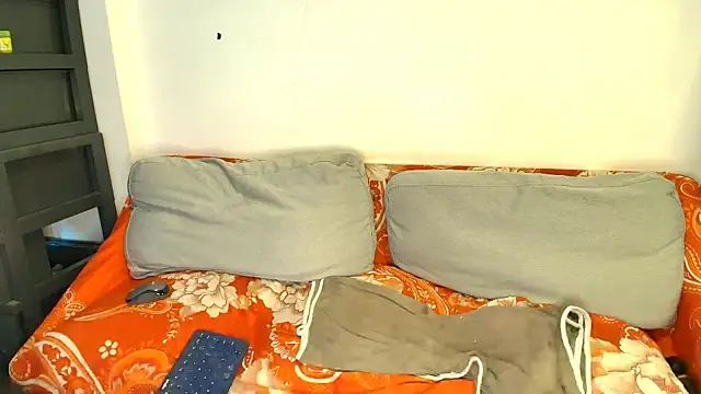 Snapshot of jhon_gade chatting on 21, 10, 2025 jhon gade online show from 21, 10, 2025