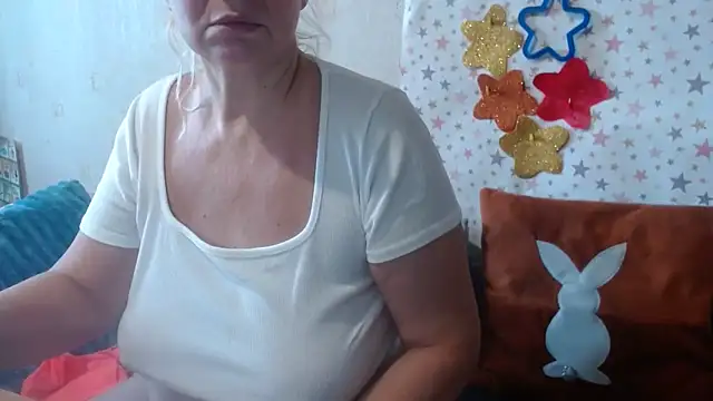 Snapshot of QueenLana chatting on 30, 10, 2025 QueenLana online show from 30, 10, 2025