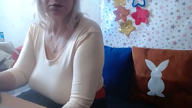 QueenLana online show from 2, 3, 2026