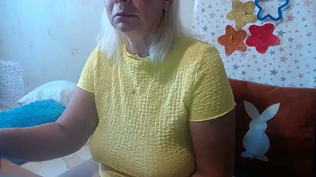 Snapshot of QueenLana chatting on 11, 9, 2025 QueenLana online show from 11, 9, 2025