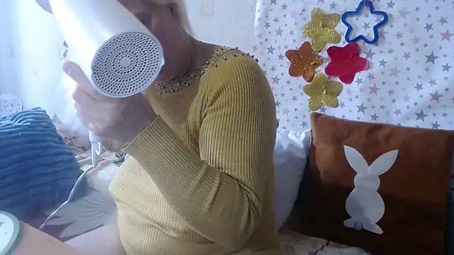 Snapshot of QueenLana chatting on 2, 10, 2025 QueenLana online show from 2, 10, 2025