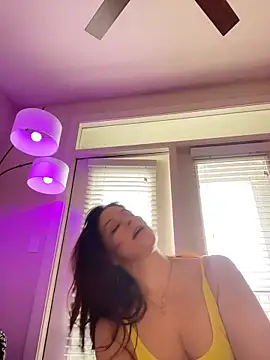 bellafreakyfun online show from 9, 3, 2026