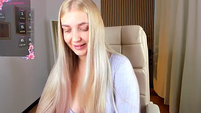 Adr1ana  online show from 13, 9, 2025