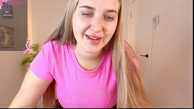 Adr1ana  online show from 19, 9, 2025