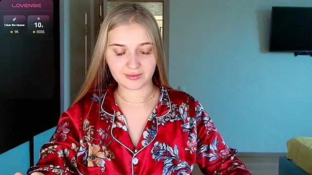 Adr1ana  online show from 9, 11, 2025