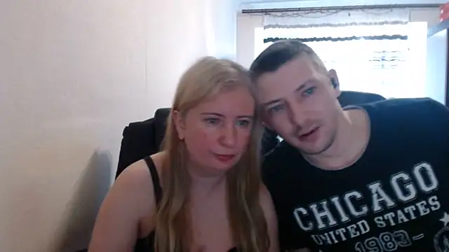 Snapshot of PeterAndJen chatting on 17, 6, 2026 PeterAndJen online show from 17, 6, 2026