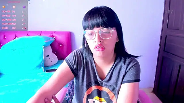 crissn0707 online show from 7, 4, 2026