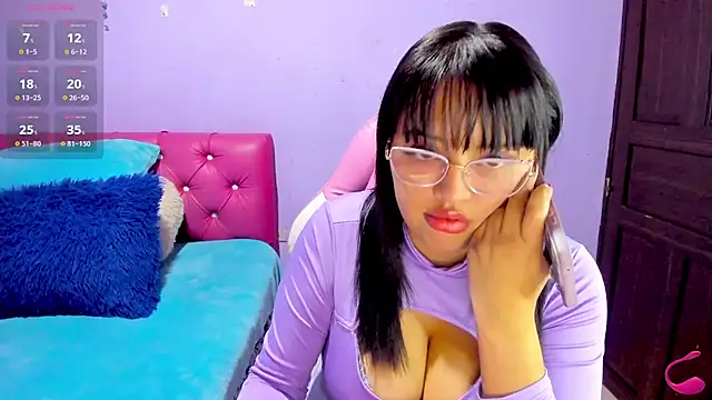 crissn0707 online show from 7, 10, 2025