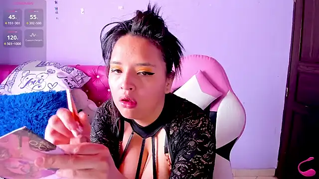 crissn0707 online show from 4, 11, 2025