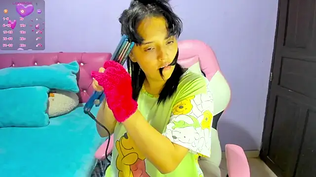 crissn0707 online show from 12, 3, 2026