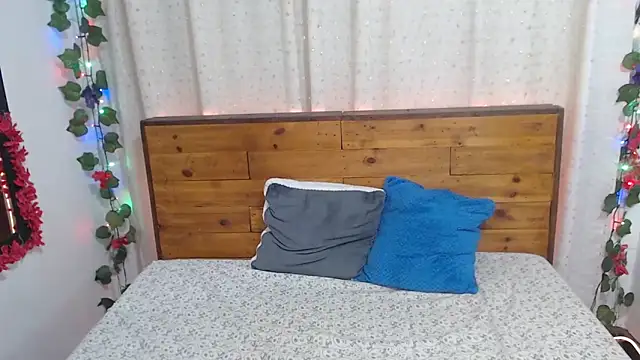 NikkieMilky online show from 10, 2, 2026