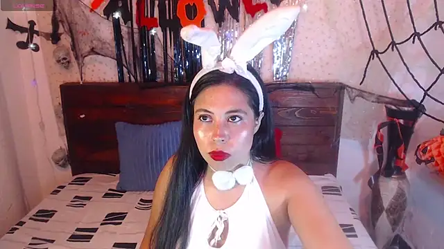 Snapshot of NikkieMilky chatting on 28, 10, 2025 NikkieMilky online show from 28, 10, 2025