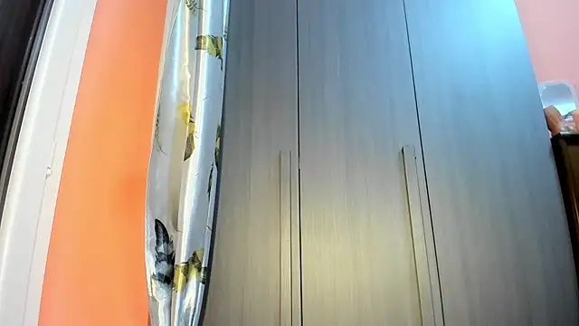 wanderlustxxx  online show from 6, 11, 2025