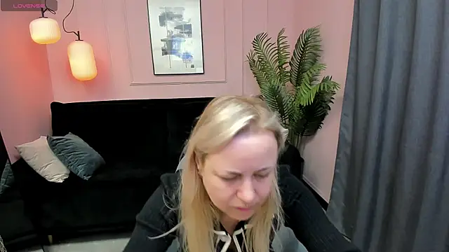 Snapshot of GabrielGold chatting on 7, 5, 2026 GabrielGold online show from 7, 5, 2026