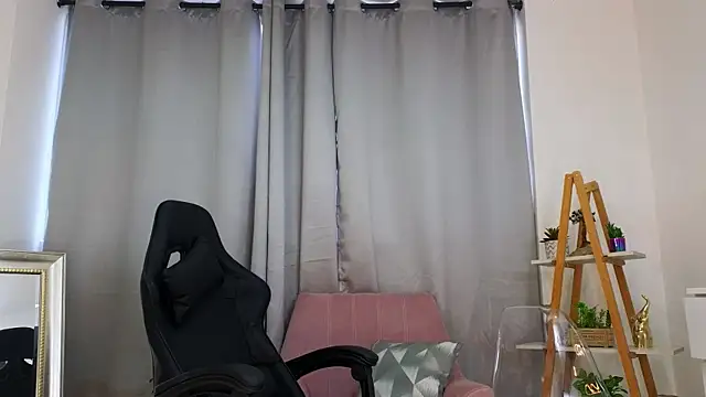 Snapshot of bella__adams chatting on 14, 3, 2025 bella adams online show from 14, 3, 2025