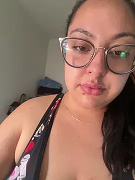 MileyGia online show from 13, 9, 2025