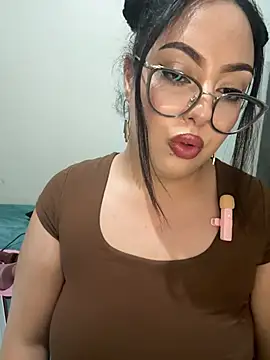 MileyGia online show from 19, 7, 2026