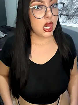 MileyGia online show from 12, 10, 2025