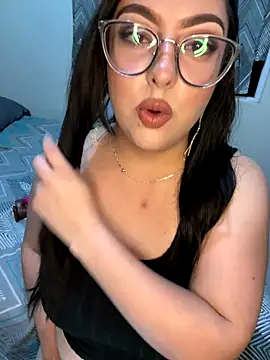 MileyGia online show from 8, 11, 2025