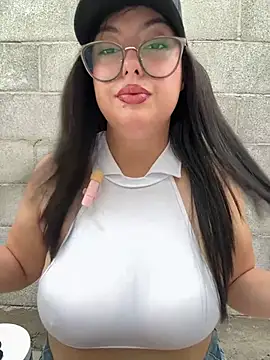 MileyGia online show from 18, 7, 2026