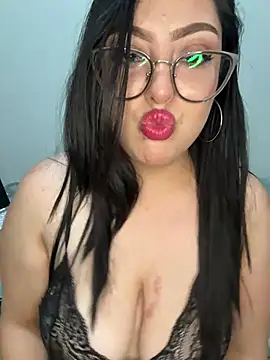 MileyGia online show from 17, 5, 2026