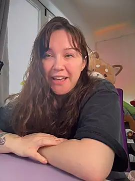 JennKenobi online show from 25, 2, 2026