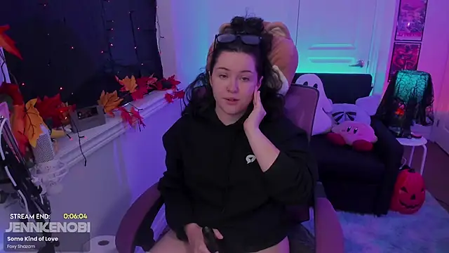 JennKenobi online show from 16, 10, 2025