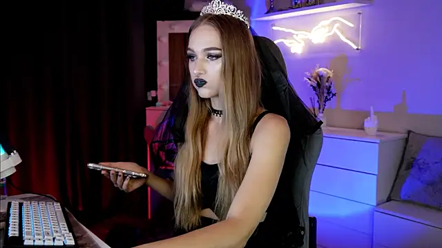 Snapshot of MrsTenderBeast chatting on 7, 3, 2025 MrsTenderBeast online show from 7, 3, 2025