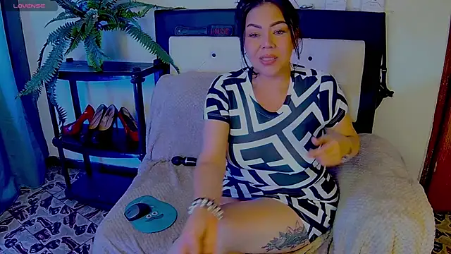 Mommy-pervert online show from 6, 4, 2026