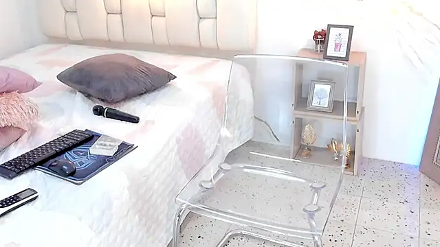 IsiisLovei online show from 19, 3, 2025