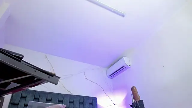 IsiisLovei online show from 17, 11, 2025