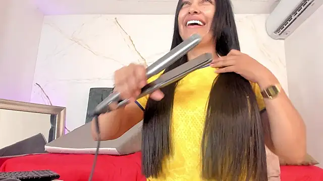 Snapshot of IsiisLovei chatting on 3, 7, 2026 IsiisLovei online show from 3, 7, 2026