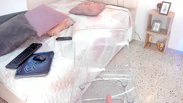 IsiisLovei online show from 21, 3, 2025