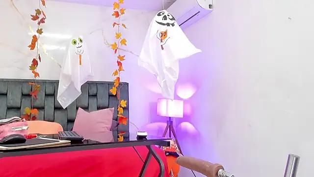 IsiisLovei online show from 30, 10, 2025