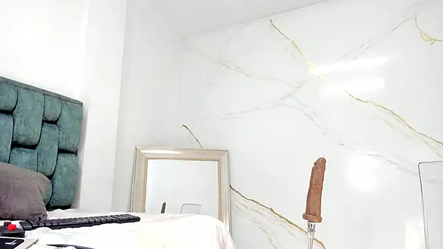 IsiisLovei online show from 15, 10, 2025