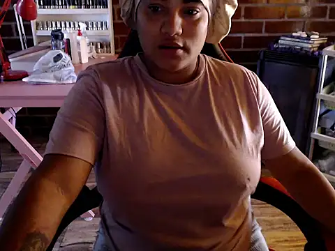 Hilarybunnyy online show from 9, 3, 2026