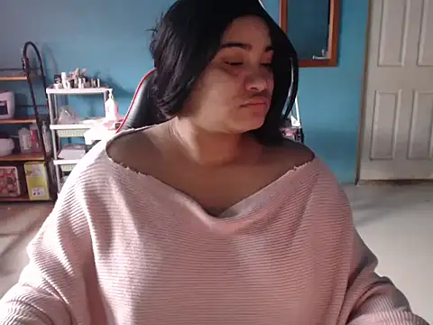 Hilarybunnyy online show from 13, 6, 2026