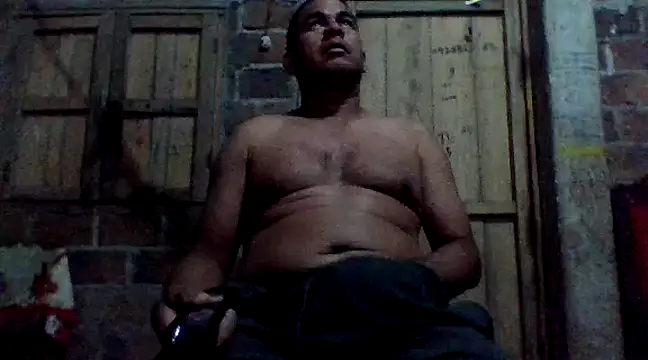 Snapshot of axomen chatting on 3, 1, 2025 axomen online show from 3, 1, 2025