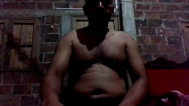 Snapshot of axomen chatting on 8, 1, 2025 axomen online show from 8, 1, 2025