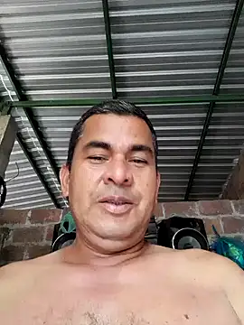 Snapshot of axomen chatting on 15, 12, 2024 axomen online show from 15, 12, 2024