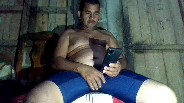 Snapshot of axomen chatting on 10, 10, 2025 axomen online show from 10, 10, 2025