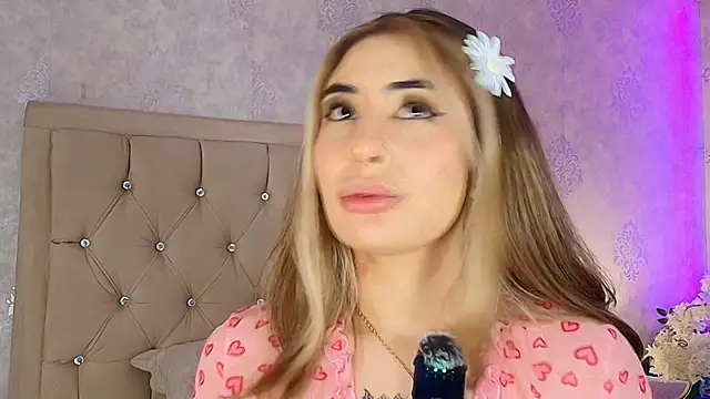 Snapshot of nini_love01 chatting on 25, 6, 2026 nini love01 online show from 25, 6, 2026