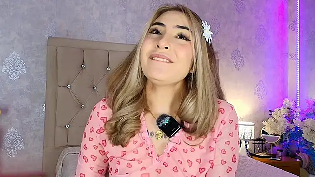 Snapshot of nini_love01 chatting on 25, 6, 2026 nini love01 online show from 25, 6, 2026