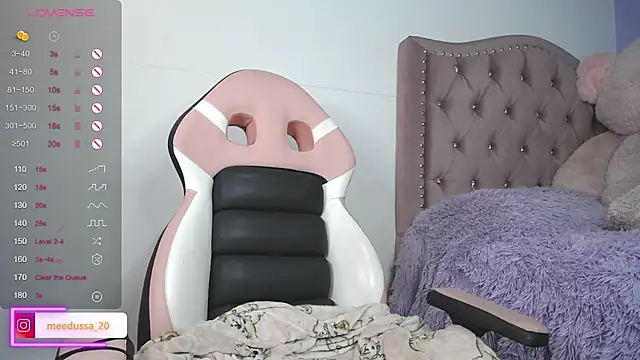 meedussa 20  online show from 26, 1, 2025