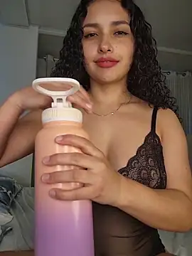 Snapshot of Lucy_Marin chatting on 26, 2, 2026 Lucy Marin online show from 26, 2, 2026